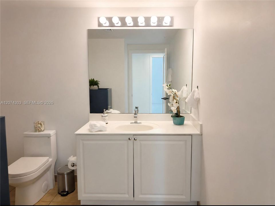 For Rent: $3,490 (2 beds, 2 baths, 1162 Square Feet)