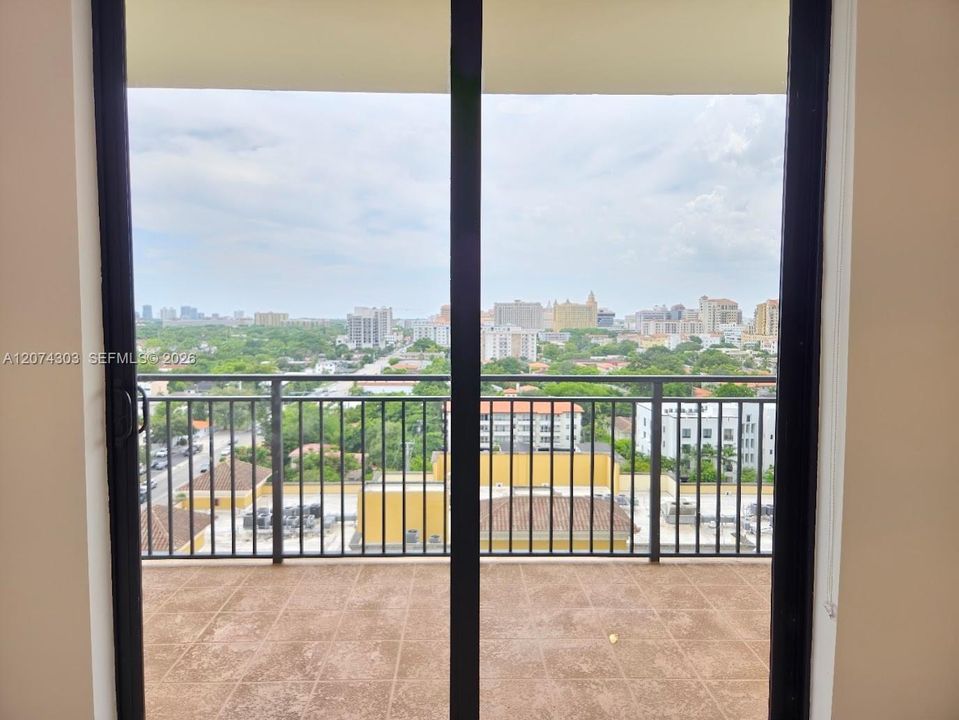 For Rent: $3,490 (2 beds, 2 baths, 1162 Square Feet)
