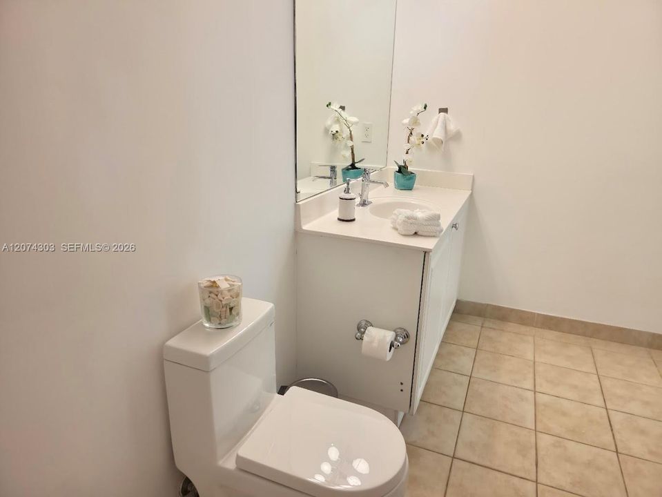 For Rent: $3,490 (2 beds, 2 baths, 1162 Square Feet)