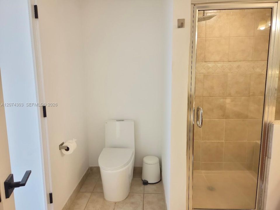 For Rent: $3,490 (2 beds, 2 baths, 1162 Square Feet)