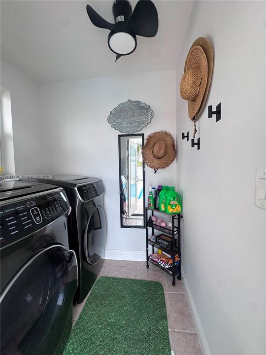 For Sale: $1,399,900 (3 beds, 3 baths, 1568 Square Feet)