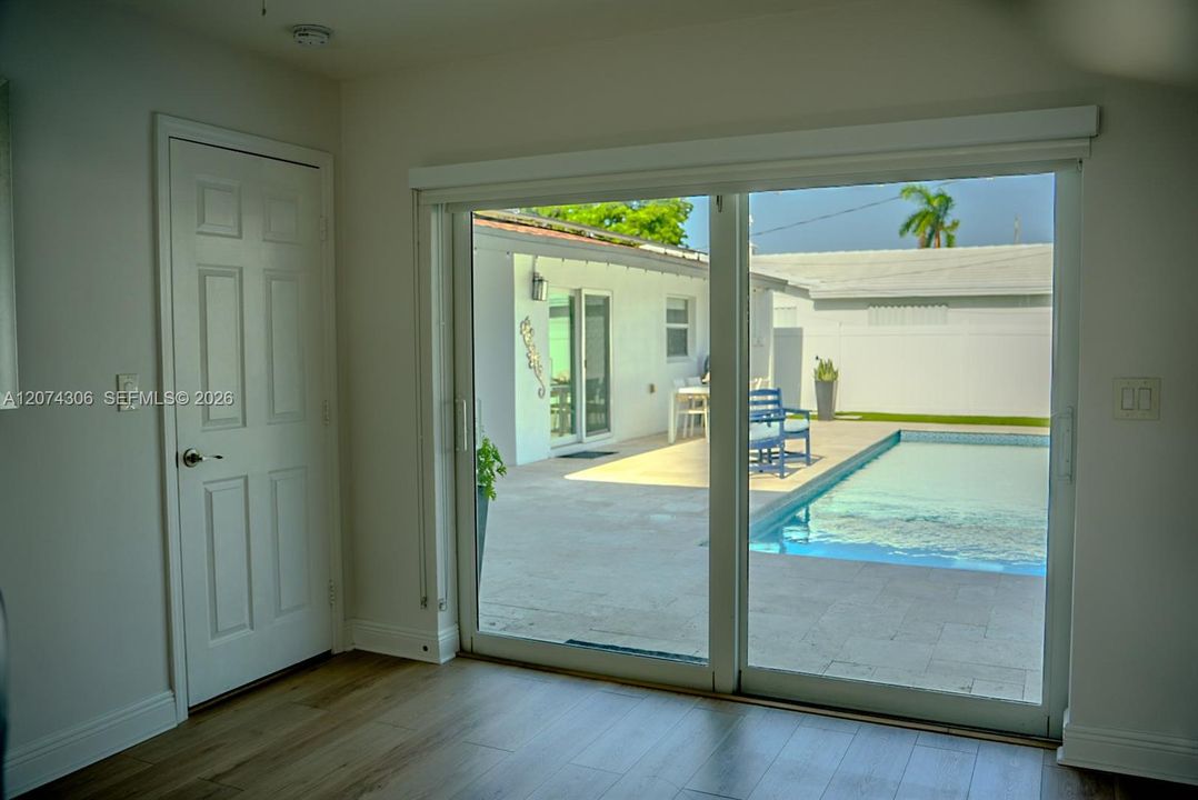 For Sale: $1,399,900 (3 beds, 3 baths, 1568 Square Feet)