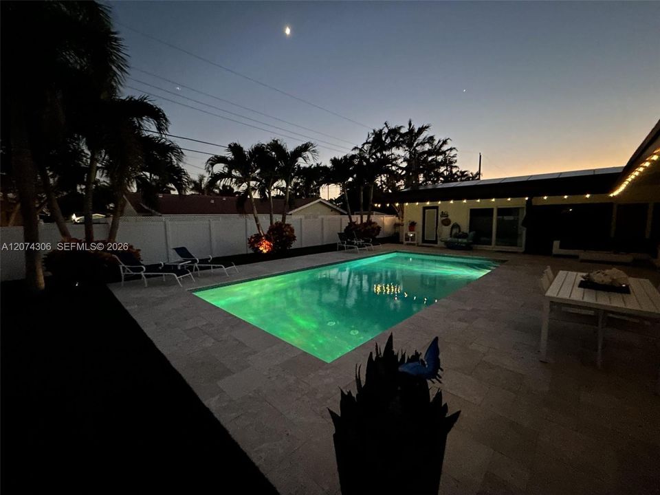 For Sale: $1,399,900 (3 beds, 3 baths, 1568 Square Feet)