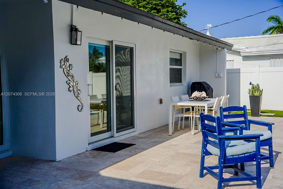 For Sale: $1,399,900 (3 beds, 3 baths, 1568 Square Feet)