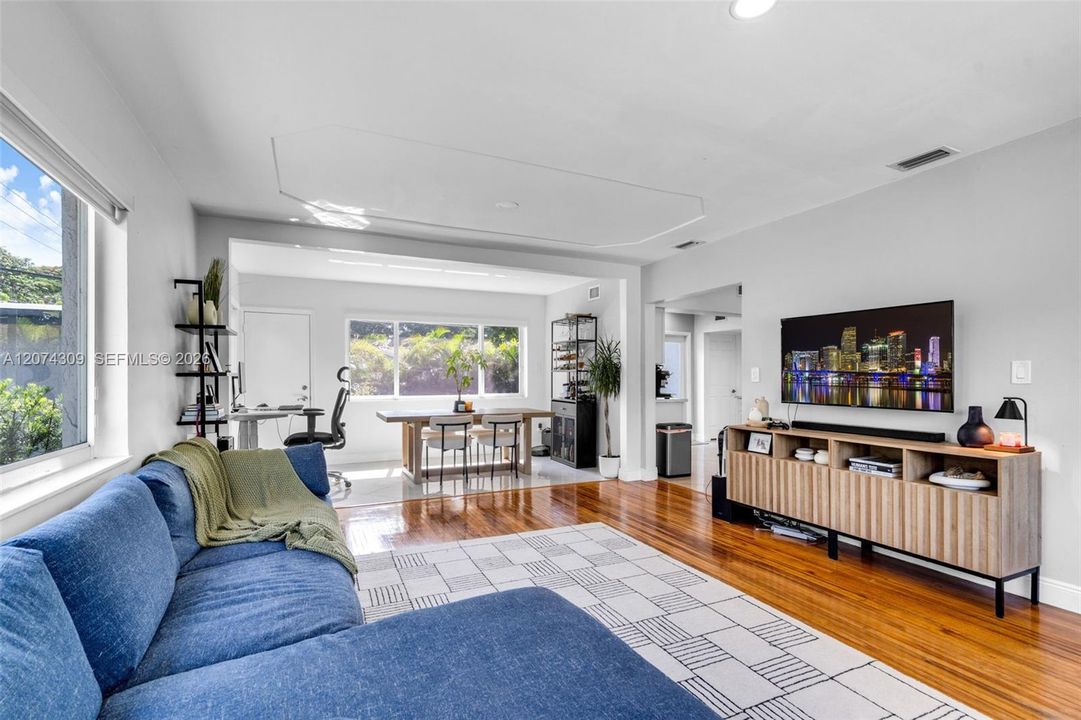 For Sale: $820,000 (2 beds, 2 baths, 1493 Square Feet)