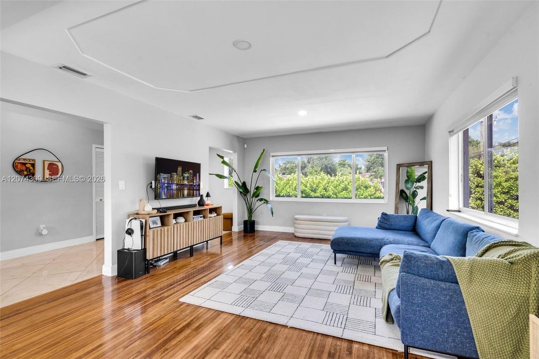 For Sale: $820,000 (2 beds, 2 baths, 1493 Square Feet)
