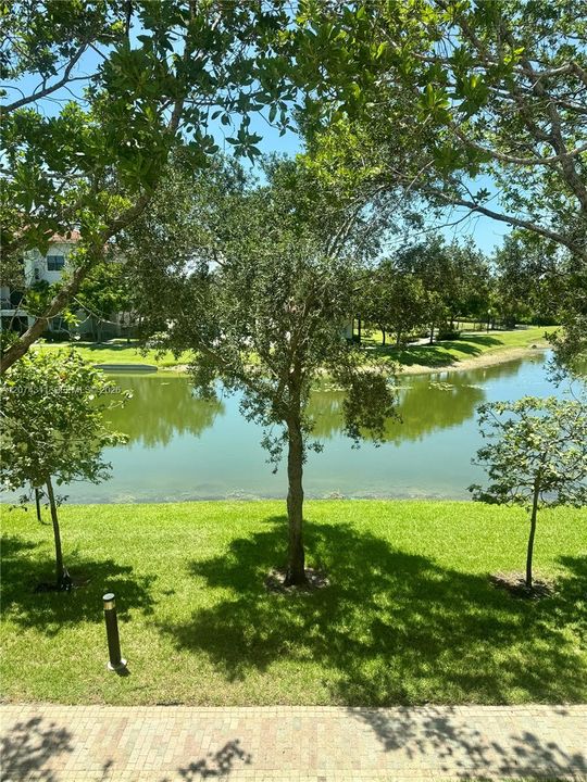 For Rent: $2,999 (2 beds, 2 baths, 1628 Square Feet)