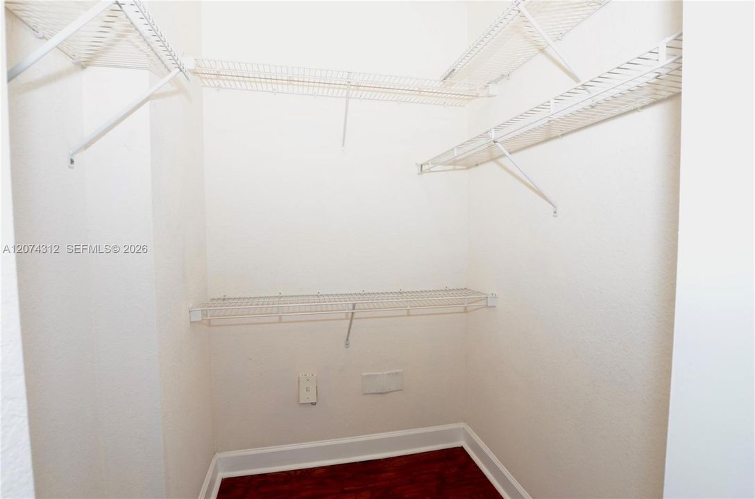 Walk-in-Closet