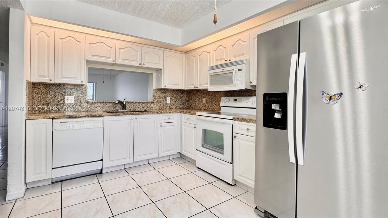 На продажу: $189,000 (2 спален, 2 ванн, 1082 Квадратных фут)