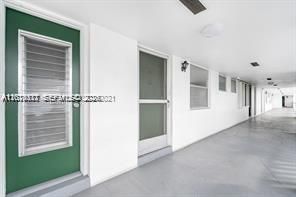 For Sale: $144,900 (1 beds, 1 baths, 748 Square Feet)