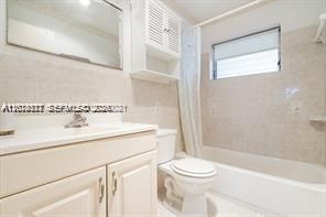 For Sale: $144,900 (1 beds, 1 baths, 748 Square Feet)