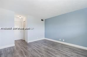 For Sale: $144,900 (1 beds, 1 baths, 748 Square Feet)