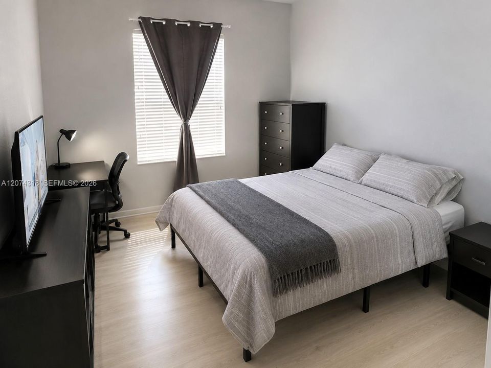В аренду: $2,300 (3 спален, 2 ванн, 1247 Квадратных фут)