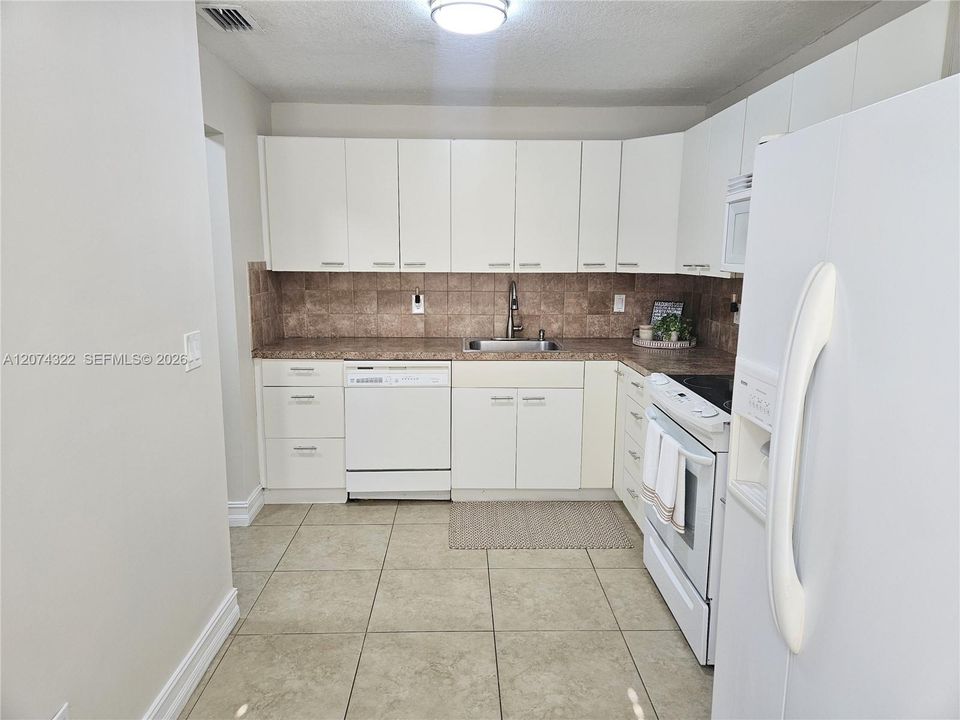 For Sale: $498,000 (3 beds, 2 baths, 1097 Square Feet)