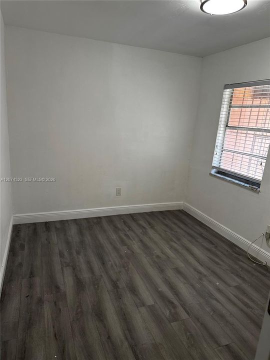 For Rent: $1,200 (1 beds, 1 baths, 450 Square Feet)