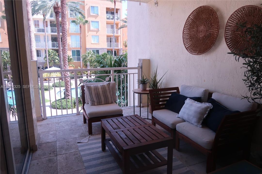 В аренду: $6,250 (2 спален, 2 ванн, 1155 Квадратных фут)