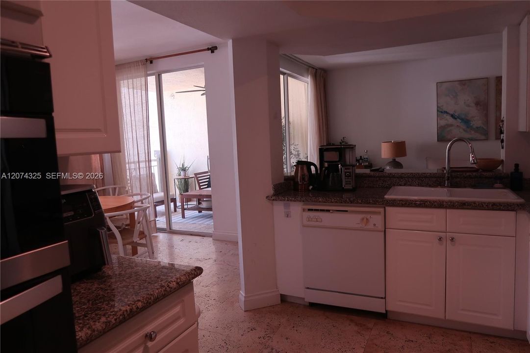 В аренду: $6,250 (2 спален, 2 ванн, 1155 Квадратных фут)