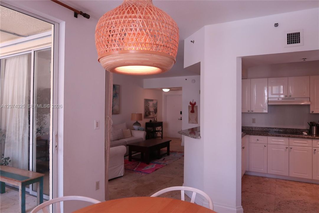 В аренду: $6,250 (2 спален, 2 ванн, 1155 Квадратных фут)