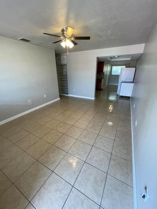 For Rent: $1,850 (2 beds, 1 baths, 729 Square Feet)