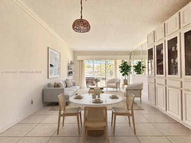 На продажу: $249,000 (2 спален, 2 ванн, 1050 Квадратных фут)