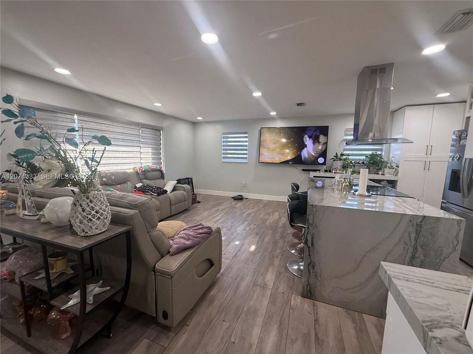 For Sale: $495,000 (3 beds, 2 baths, 1334 Square Feet)