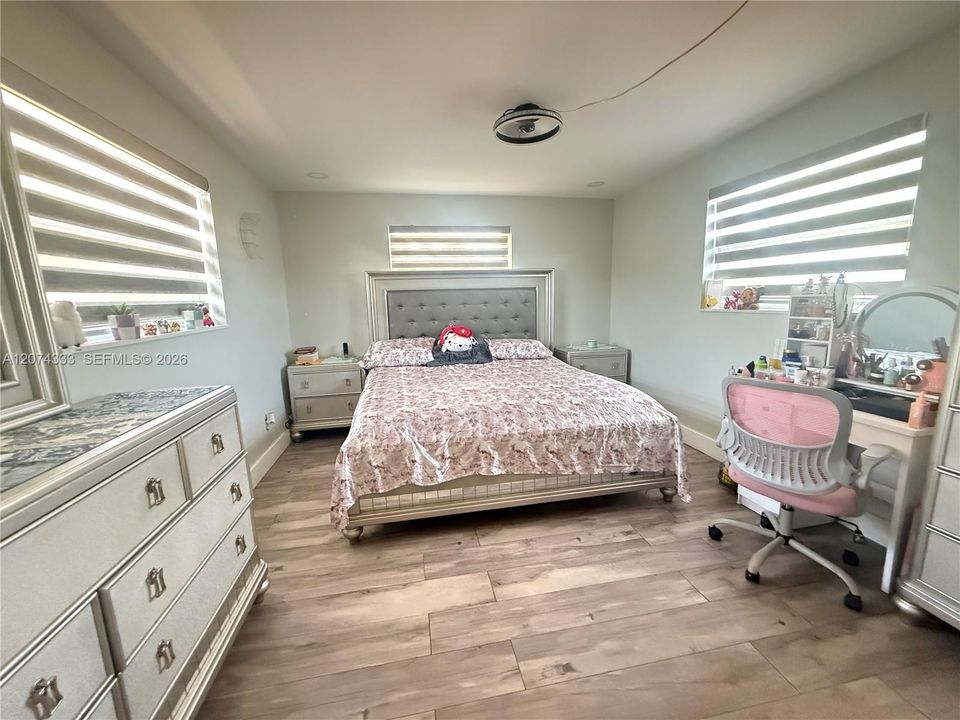 For Sale: $495,000 (3 beds, 2 baths, 1334 Square Feet)