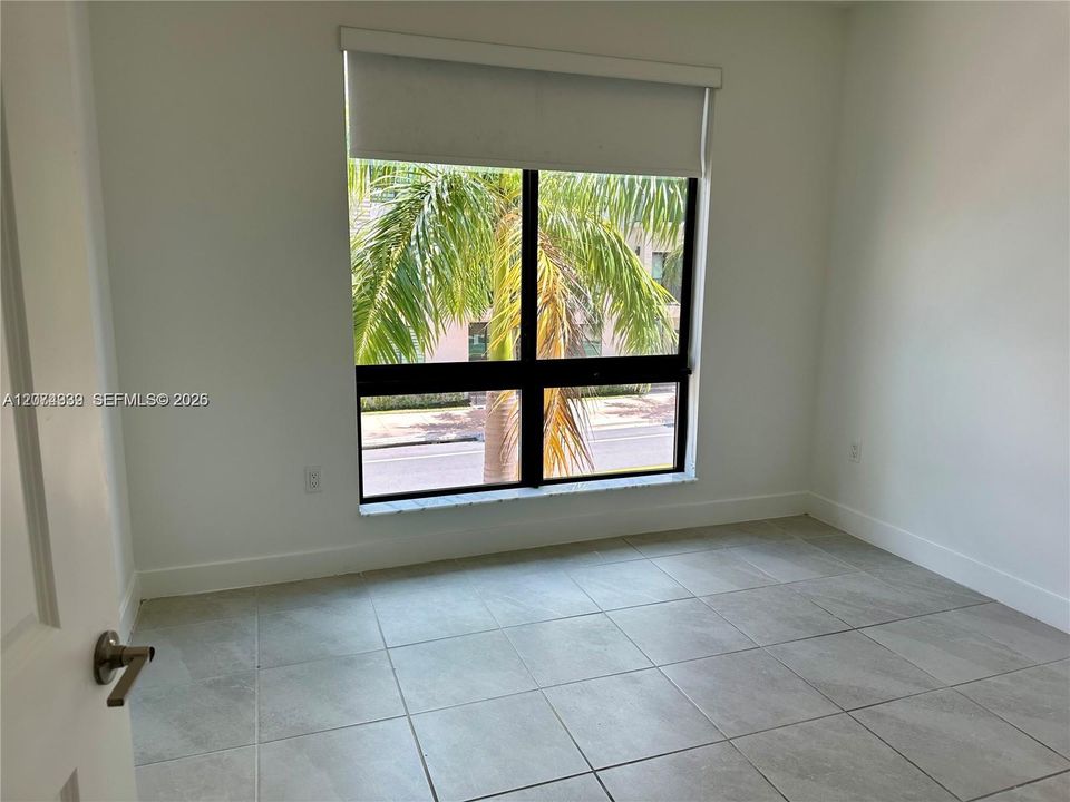 For Rent: $3,100 (3 beds, 2 baths, 1124 Square Feet)