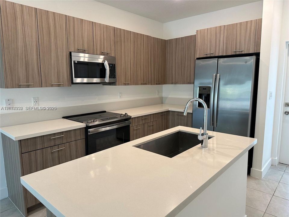 For Rent: $3,100 (3 beds, 2 baths, 1124 Square Feet)