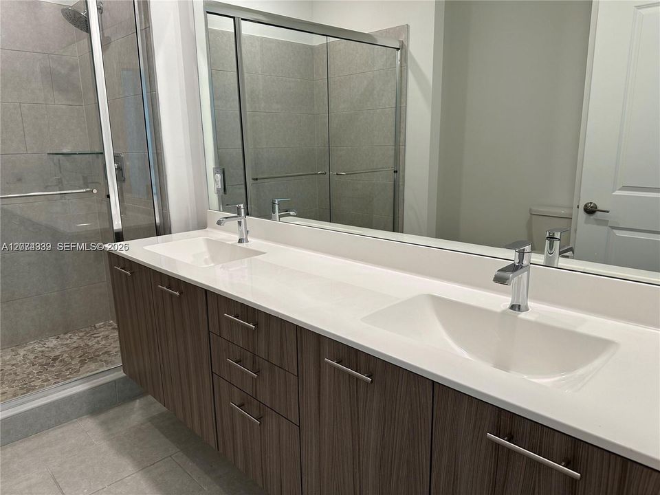 For Rent: $3,100 (3 beds, 2 baths, 1124 Square Feet)
