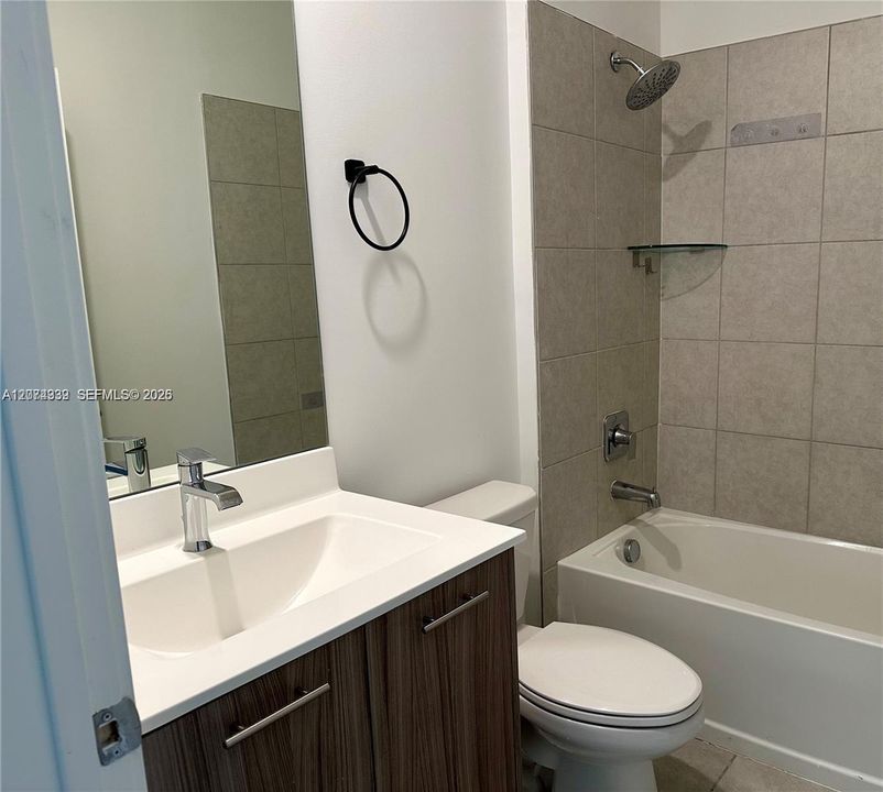 For Rent: $3,100 (3 beds, 2 baths, 1124 Square Feet)
