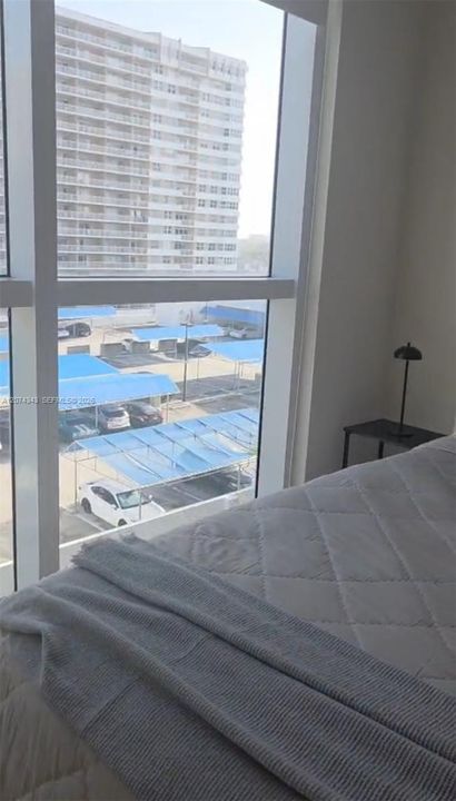 For Rent: $2,950 (2 beds, 1 baths, 821 Square Feet)