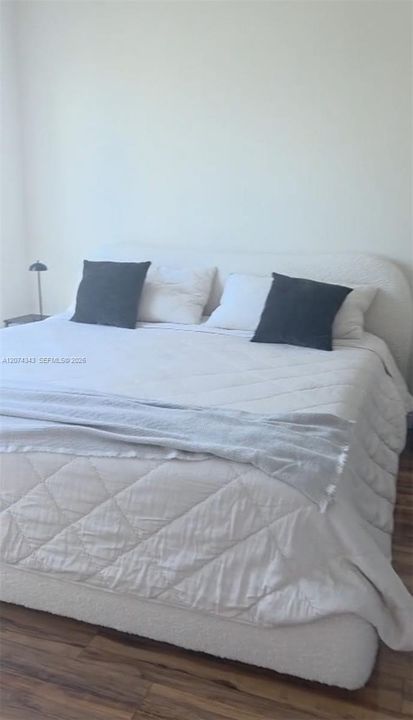 For Rent: $2,950 (2 beds, 1 baths, 821 Square Feet)