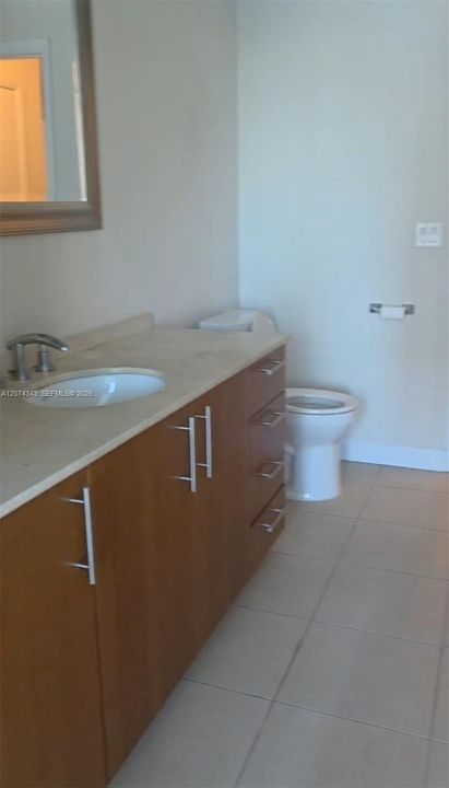 For Rent: $2,950 (2 beds, 1 baths, 821 Square Feet)