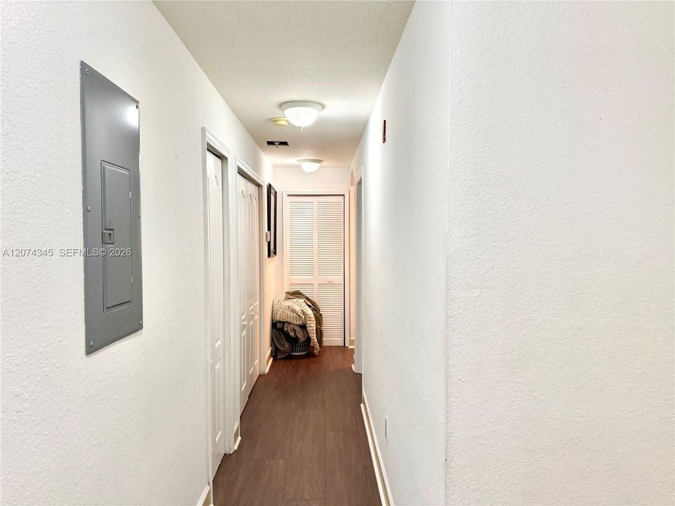 For Sale: $423,000 (3 beds, 2 baths, 1260 Square Feet)
