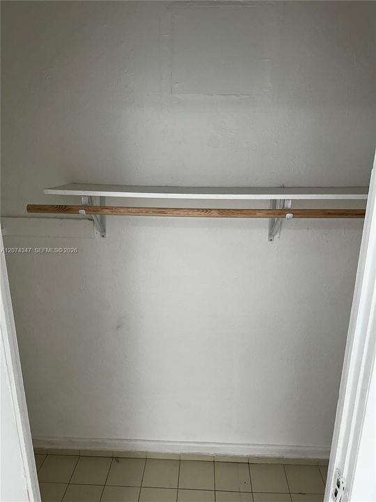 For Rent: $1,300 (1 beds, 1 baths, 450 Square Feet)