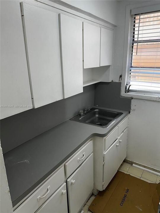For Rent: $1,300 (1 beds, 1 baths, 450 Square Feet)
