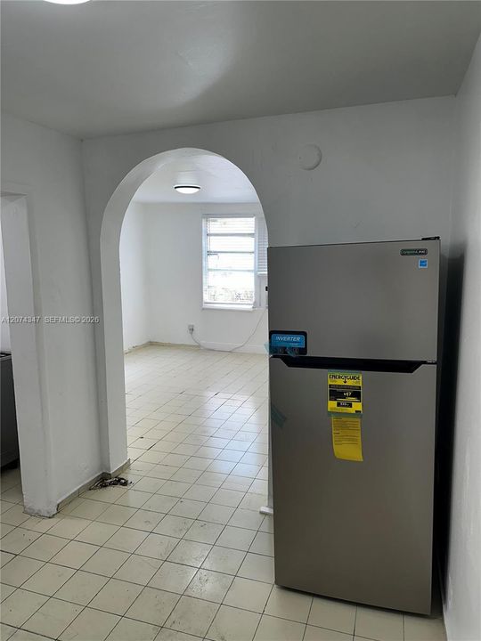 For Rent: $1,300 (1 beds, 1 baths, 450 Square Feet)