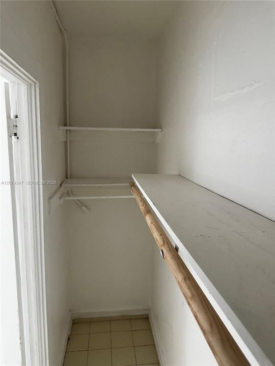 For Rent: $1,300 (1 beds, 1 baths, 450 Square Feet)