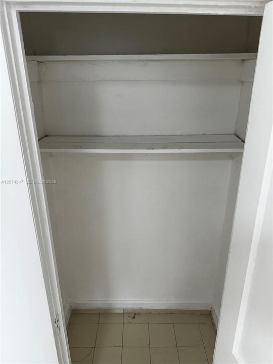 For Rent: $1,300 (1 beds, 1 baths, 450 Square Feet)