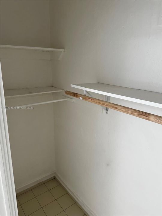 For Rent: $1,300 (1 beds, 1 baths, 450 Square Feet)