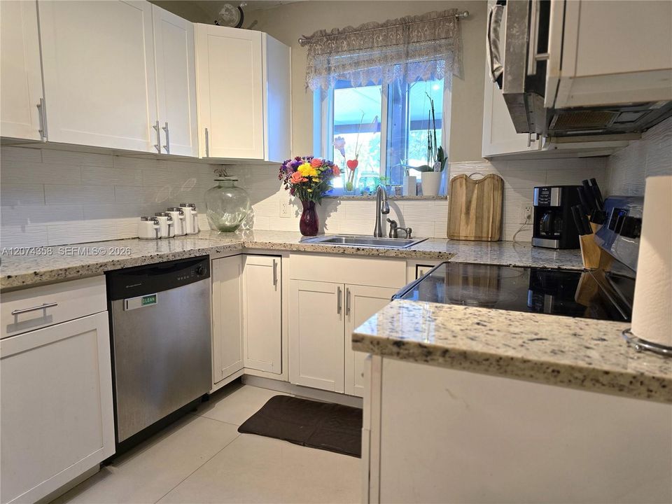 For Sale: $575,000 (3 beds, 2 baths, 1530 Square Feet)