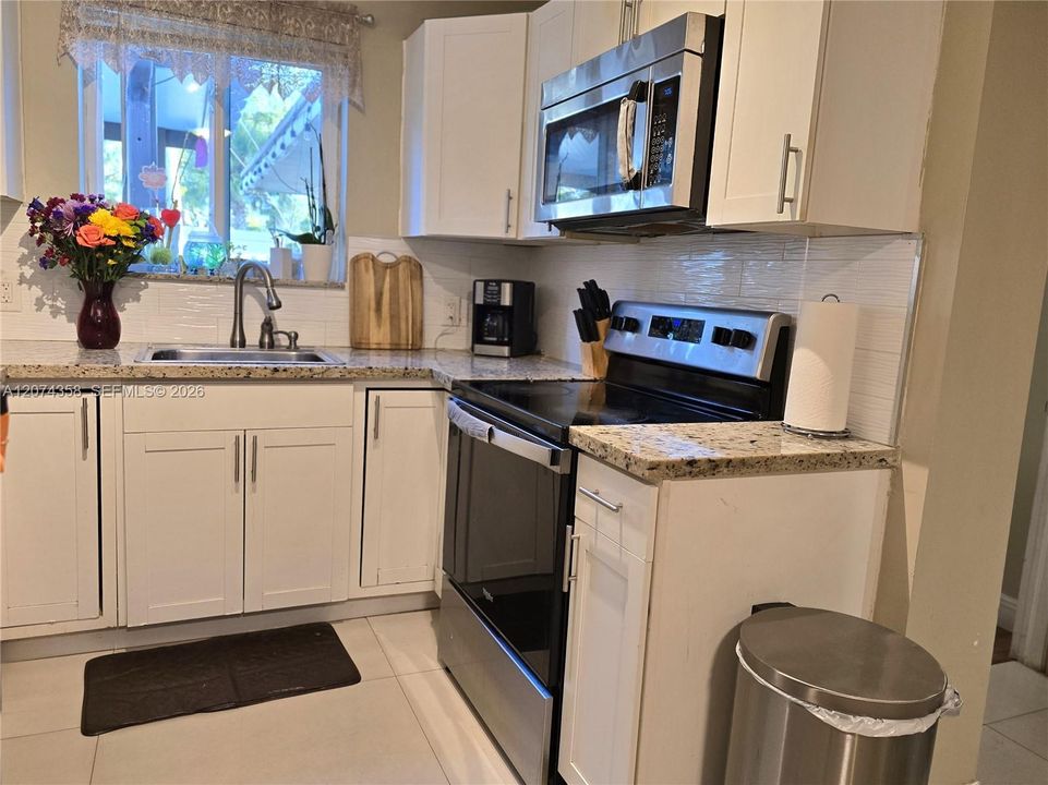 For Sale: $575,000 (3 beds, 2 baths, 1530 Square Feet)