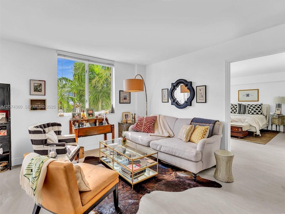 For Sale: $579,000 (2 beds, 2 baths, 950 Square Feet)