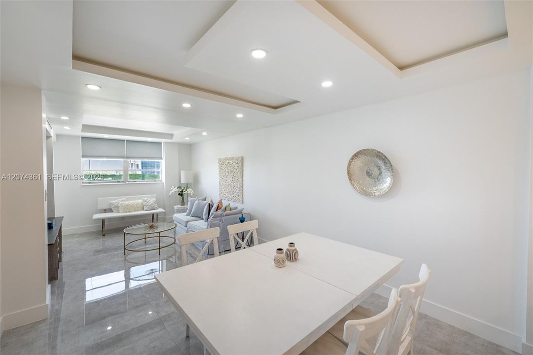 For Sale: $279,000 (1 beds, 1 baths, 792 Square Feet)