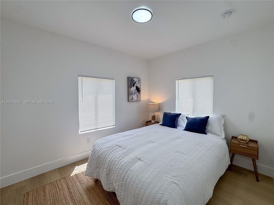 For Sale: $489,000 (3 beds, 2 baths, 989 Square Feet)
