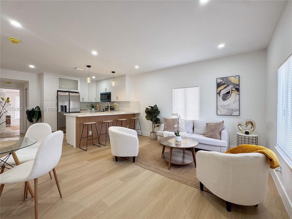 For Sale: $489,000 (3 beds, 2 baths, 989 Square Feet)