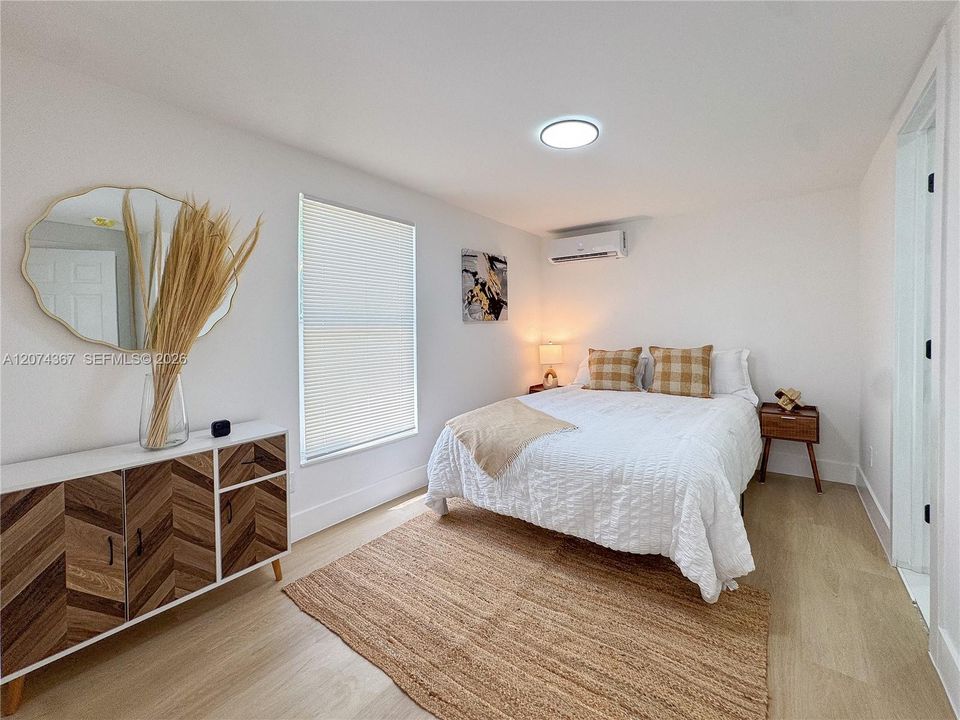 For Sale: $489,000 (3 beds, 2 baths, 989 Square Feet)