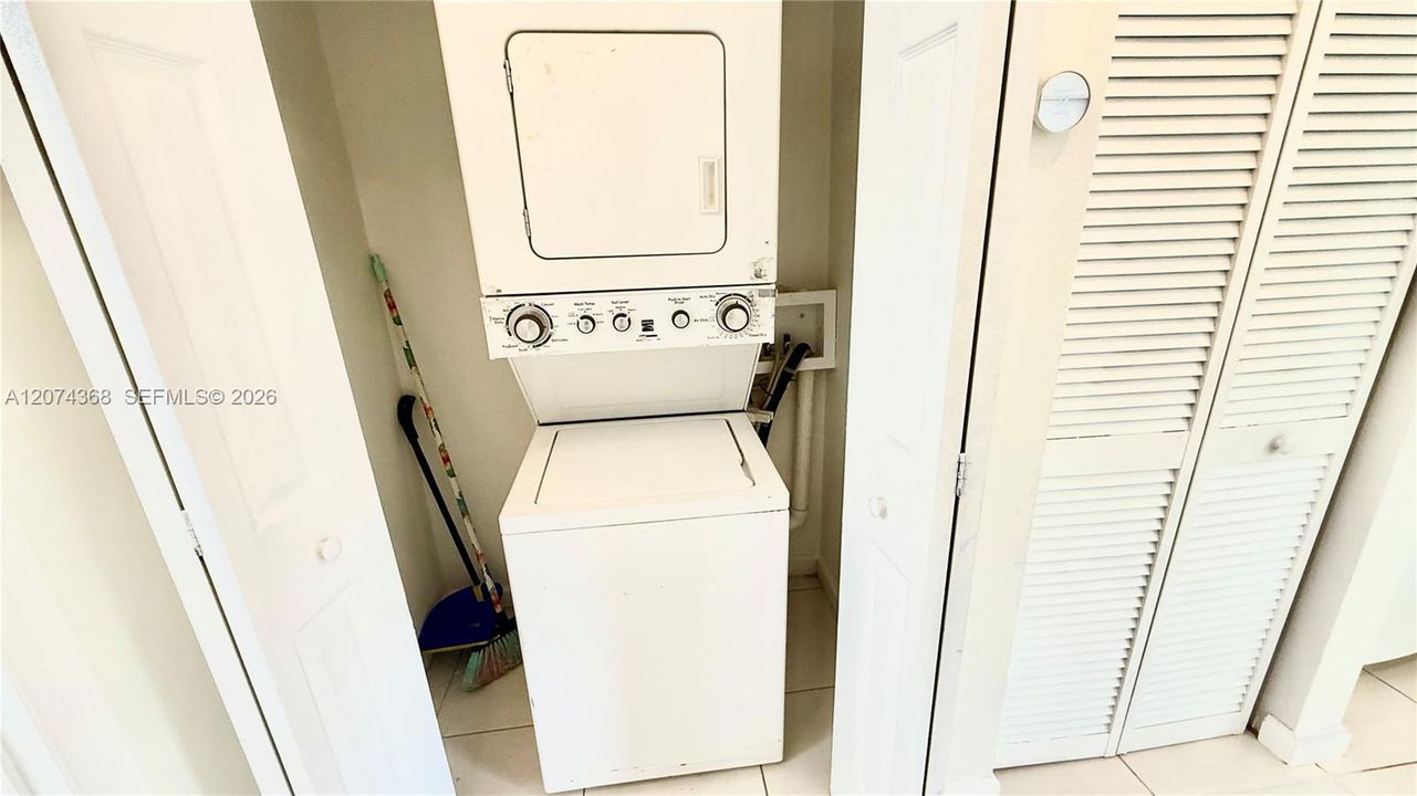 В аренду: $1,400 (1 спален, 1 ванн, 0 Квадратных фут)