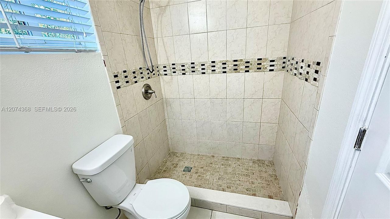 В аренду: $1,400 (1 спален, 1 ванн, 0 Квадратных фут)