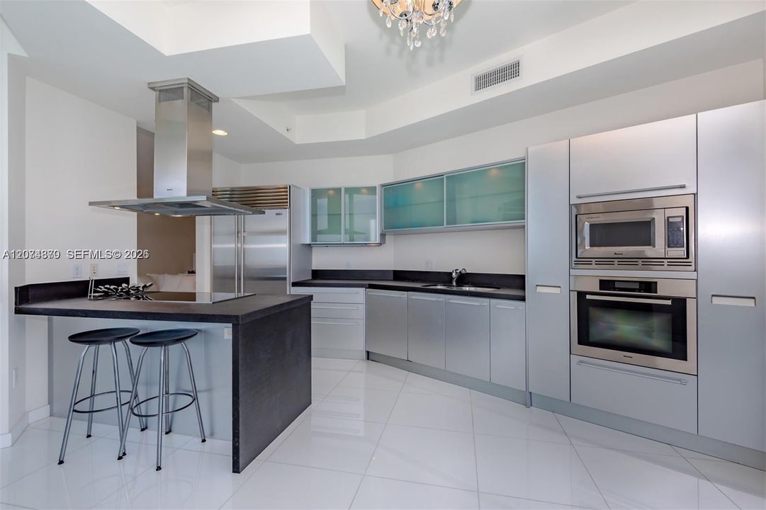 For Rent: $8,500 (2 beds, 2 baths, 1722 Square Feet)